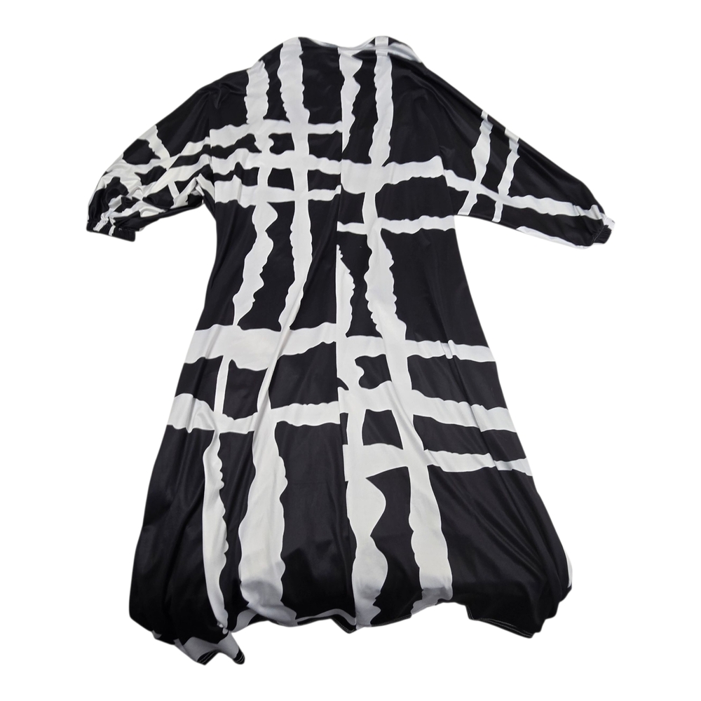 Black and White Maxi Dress - Picture 2 of 11